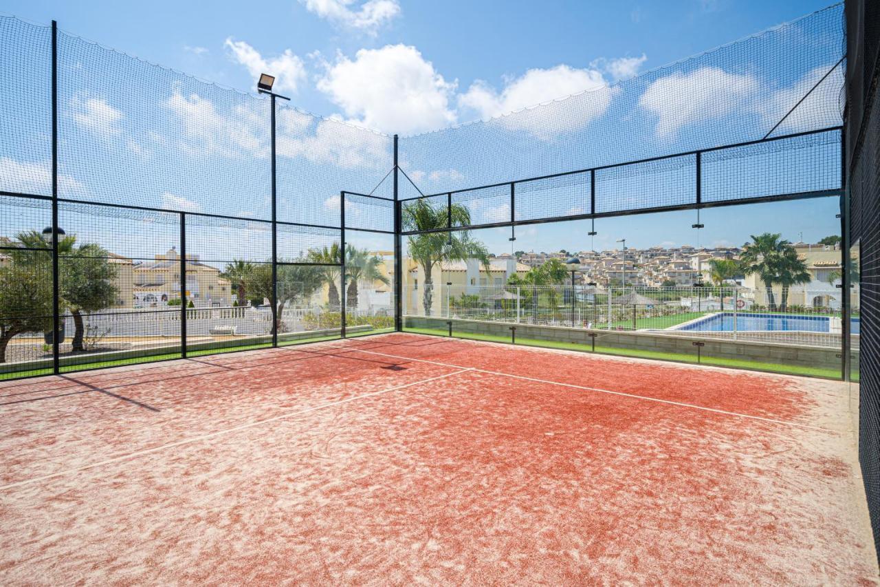 Valentino * Dehesa de Campoamor (Orihuela Costa)